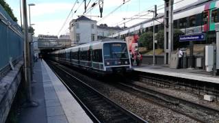 RER B Paris - Trains et rames MI79 dans diverses gares / 07.07.2017