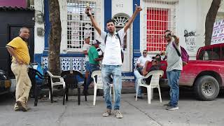 Santa Marta, Colombia, Papayera en la calle I suizod