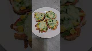 Mini pizzas, Easy breakfast snack idea for kids, lunch snacks, easy to cook food, yummy food