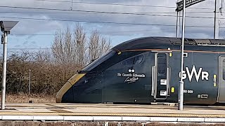 IET departs Didcot Parkway