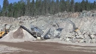 Volvo EC480DL - L220G Long boom Optishift in work in a quarry