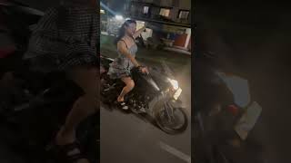 Gore Gore mukhde per Kali Kali chashma 😎😎🥰 || princi sanju 99 bike riding video || bike lovers girl