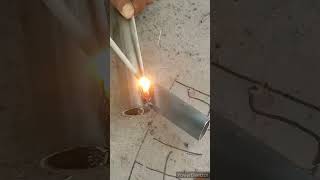 हल्के पाइप को वैल्ड करने का आसान तरीका How to weld light iron pipe #short #youtubeshorts #viralvideo