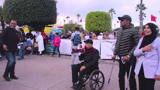 Handicap Du Maroc"صرخة معاق المغرب"...شوفو الوقفة الإحتجاجية ديال الأسر والأبناء بالبيضاء