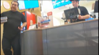 Customer gets mad at Dominos for cold pizza