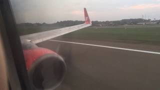 Lion Air Boeing 737-900ER JT128 Take-off from Batam