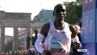 Eliud Kipchoge wins the BMW BERLIN-MARATHON 2023