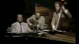 Oscar Peterson - Watch What Happens (1974)