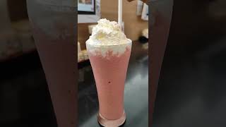 STRAWBERRY SHAKE FULL OF WHIP CREAM #shorts