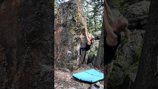 Colorado Bouldering - Keystone, Hummingbird Boulders, The Oasis (V2)