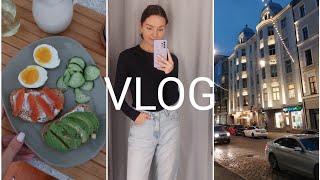 VLOG. Мои будни, Рига, маникюр, распаковка посылки, шопинг в H&M, Sinsay 🖤