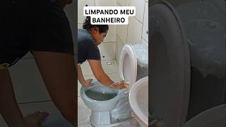 LIMPANDO MEU BANHEIRO #faxinapensada #limpeza #faxineiro #faxinacompleta #faxina #faxinas #faxinao #