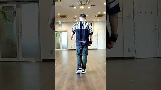 House Dance Tutorial: Basic Steps For Beginners | The Camel Walk #dancemoves #shorts #dancetutorial