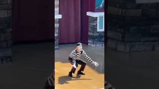 SeaWorld Mime Pumping Up The Crowd #shorts #mime #short