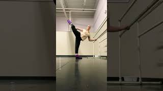 ballet warmup🩰#dance #ballerina #ballet #dancer #2023 #pointe #shorts #balance #2022 #youtubeshorts