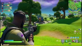 Играю в fortnite