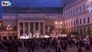 Grillo gioca in casa, ma la piazza del comizio è semivuota