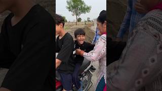 kunali Nehi Utar Raha Hai Bike Se || #souravjoshivlogs #vlog #funny #shorts #minivlog ||