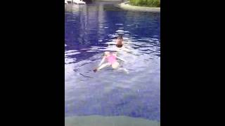 7-yr old Shayna can float!