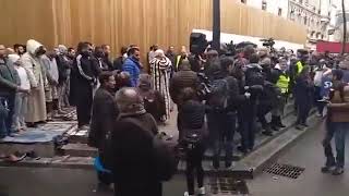 French patriots sing the Marseillaise infront  of Islamic prayers on the street of Marseille #france