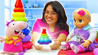 Preparando un pastel con forma de pirámide con Peppa y baby Alive. Juguetes para bebés