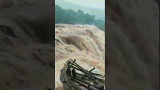 |രൗദ്രഭാവത്തിൽ നമ്മുടെ അതിരപ്പിള്ളി |#viralvideo #athirappillywaterfalls#trendingshorts