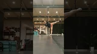 How to pole dance? - how to create a pole flow? - pole tutorial - pole dancing