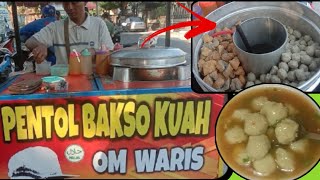 LEZATNYA CEMILANKU SIANG INI !! PENTOL BAKSO KUAH OM WARIS DAN KULIT KRISPI !!