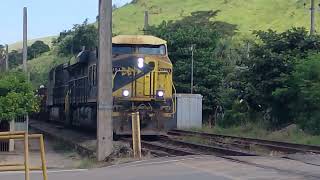 Trem da Mrs chegando em Barra do Piraí com o mineiro vazio