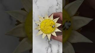 Bubble wrap flowers 🌼 #cupcake #cakedecorating #cakeart #mothersday #flowers #baking #shortsfeed