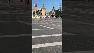 Some blues at Heroes’ Square 🎹😍