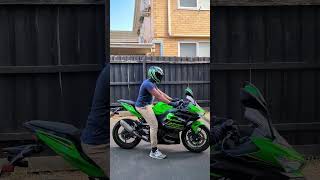 Happens to the best of us #bikelife #australia #kawasaki #ninja400 #filtering #commuting #stalling