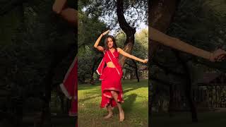 Aayi nai Dance 🙈🔥nikal rahi thi main to saj ke sawar ke | aise ladke jo khet mein bulate hai