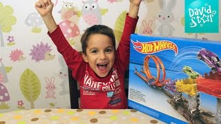 Открываем Хот Виллс Рекордный Прыжок Hot Wheeks Super Score Speedway Opening Fun Cars Play