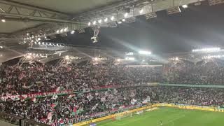 Legia Den Haag - śpiewają kibice na meczu Legia Warszawa - ŁKS Łódź