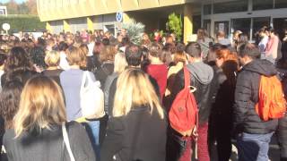 Hommage aux victimes de Paris - Minute de silence - IFSI du CHRU de Montpellier 16 novembre 2015