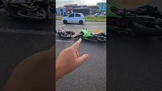 Motociclista tenta ultrapassagem em 'corredor' de moto e morre no Contorno Sul