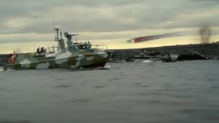 DRAMATIC Footage show Ukrainian using anti-tank missile against a Russian Raptor class patrol boat.