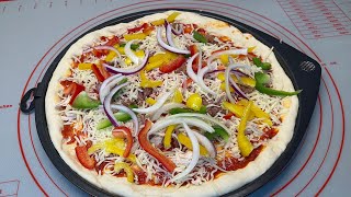 How to Make Freshly Baked Homemade Pizza || Beginner Friendly #ghanafood #pizzalover#dominosstyle