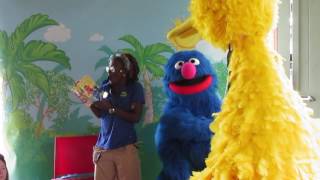 Storytime with Grover at Dine with Elmo and Friends! :D