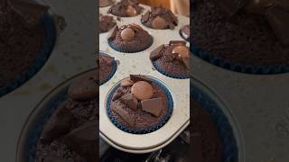 Chocolate cupcake w/ chocolate filling #shorts