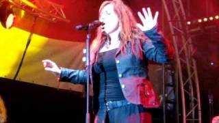 Dee Messina - Don't Stop Believin' [live]