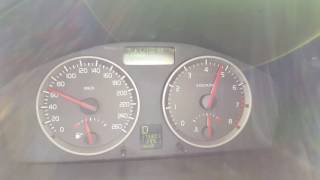 Volvo V50 2.4 accelerate to 100 km/h