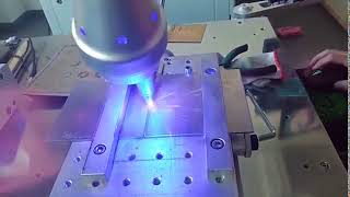 1KW table model programable fiber laser welding machine for car parts, kitchenware, metal works