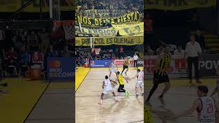 Osimani yendo a todas y el Palacio explota! #estoespeñarol #peñarol #uruguay #basketball #clasico