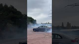 Mercedes E63S BURNOUT DONUTS