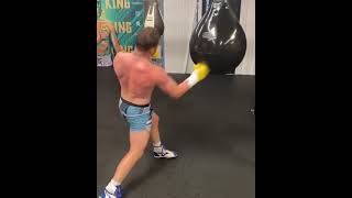 CANILO ALVAREZ DOING HEAVY BOMB ON TRAINING...