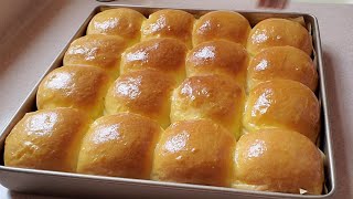 BUTTERSOFT BUNS Light and Fluffy Bread Roll Recipe