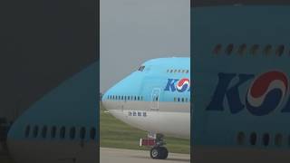 Korean Air Boeing 747-8 Jumbojet close up Incheon Airport #shorts #KoreanAir #boeing747 #closeup