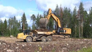 CAT 390F L | Loading two CAT 745 Articulated Haulers